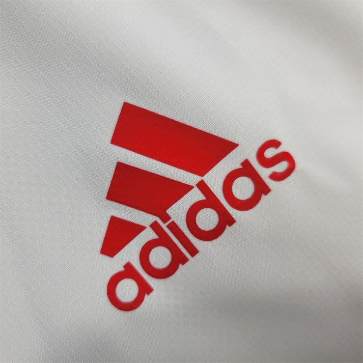 FC Bayern München Cortavientos