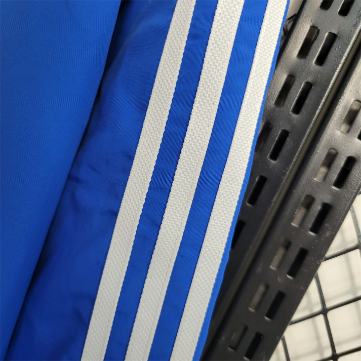 FC Bayern München Cortavientos