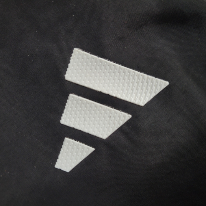 Argentina Cortavientos  Rojo Negro