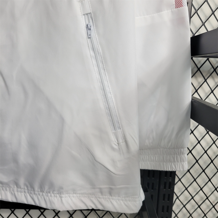 FC Bayern München Cortavientos